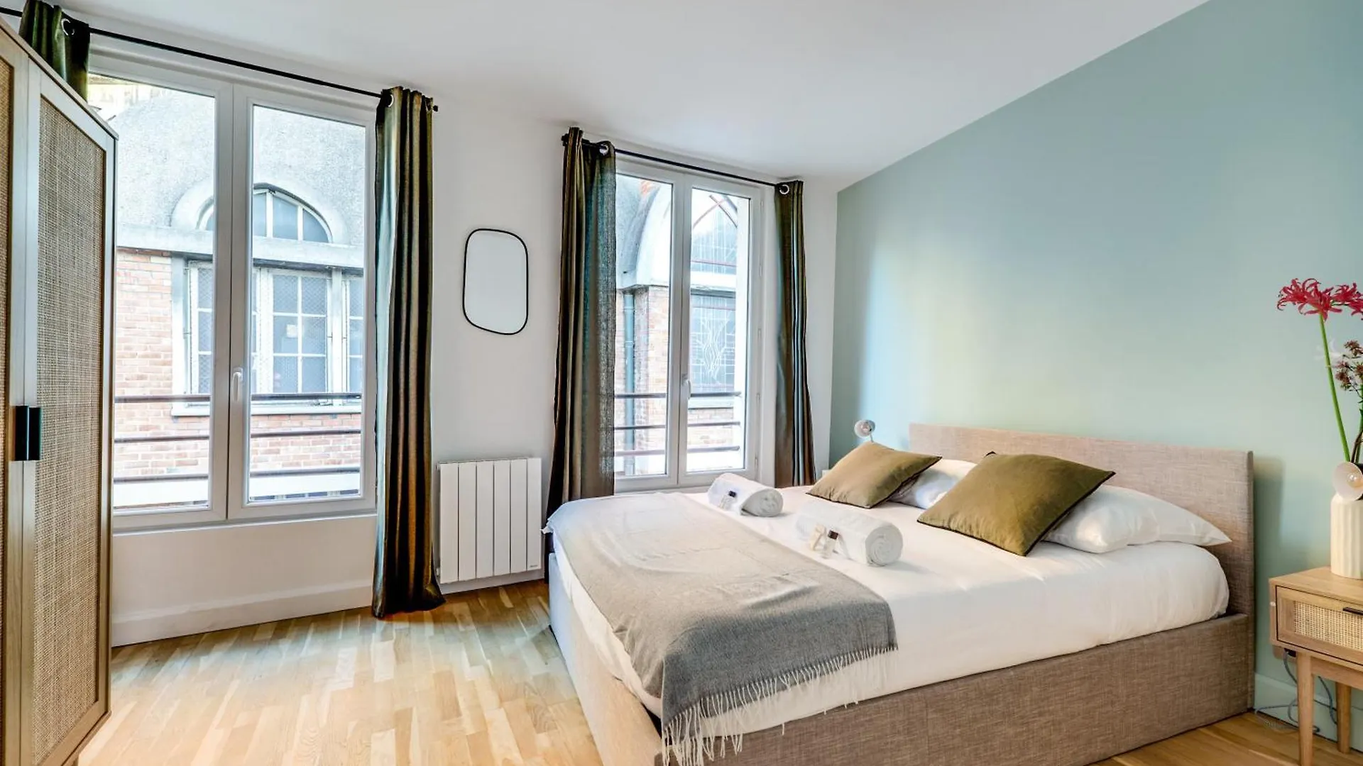 Daire Montmartre L Close To Sacre-Coeur & Rue Des Abbesses Paris